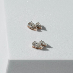 Duo of Pear-shaped diamond earring 